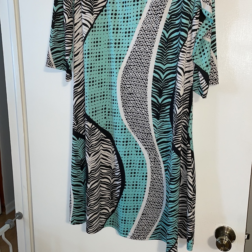 Dress - Picture 2 of 4